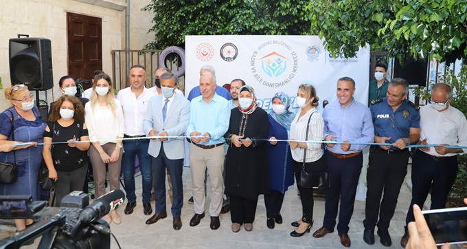 AKDENİZ KADIN VE AİLE DANIŞMANLIĞI MERKEZİ TÖRENLE HİZMETE AÇILDI