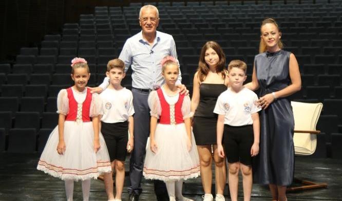 BAŞKAN TARHAN ‘SANAT İYİLEŞTİRİR’ PROGRAMINA KONUK OLDU