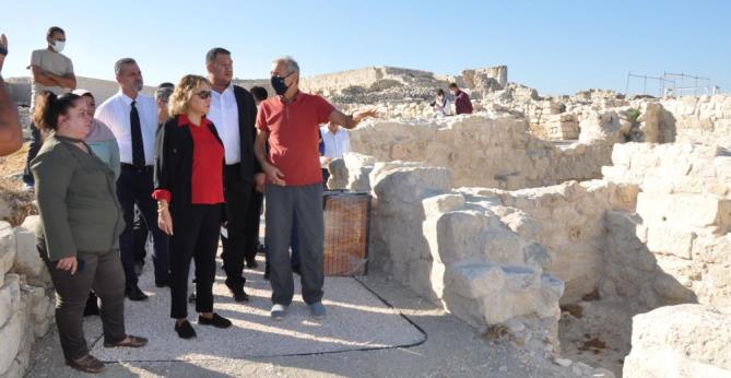 SİLİFKE – GÜLNAR YOLU GENİŞLETME VE ASFALT YAPIM ÇALIŞMASINA TÖRENLE BAŞLANDI