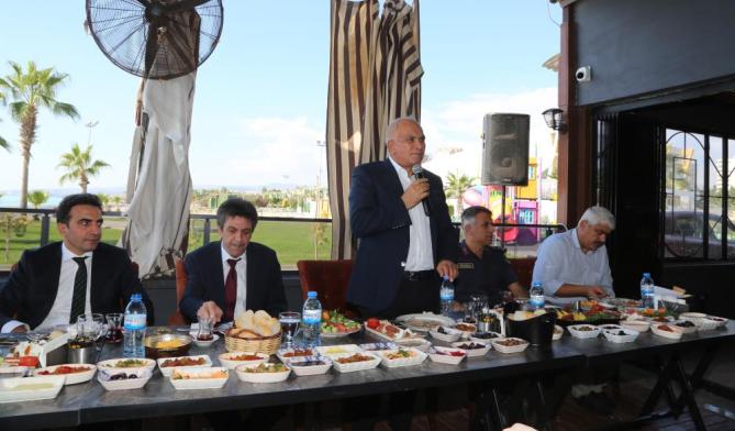 BAŞKAN TOLLU: MUHTARLARIMIZLA OMUZ OMUZA ÇALIŞIYORUZ