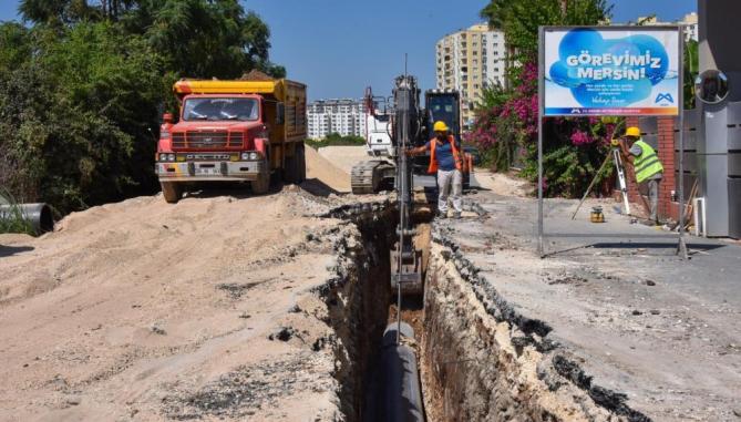ÇEŞMELİ MAHALLESİ YENİ KANALİZASYON HATTINA KAVUŞUYOR