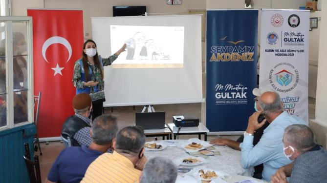 KAHVEHANEDE KADINA YÖNELİK ŞİDDETLE MÜCADELEYİ ANLATTILAR