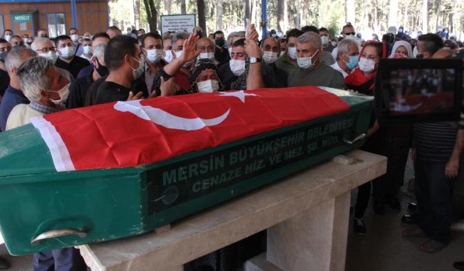 MESLEKTAŞI TARAFINDAN ÖLDÜRÜLEN DOKTOR, GÖZYAŞLARIYLA TOPRAĞA VERİLDİ