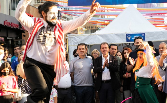 BAŞKAN SEÇER, KUSHİMOTO SOKAK SANATÇILARI FESTİVALİ’Nİ GEZDİ