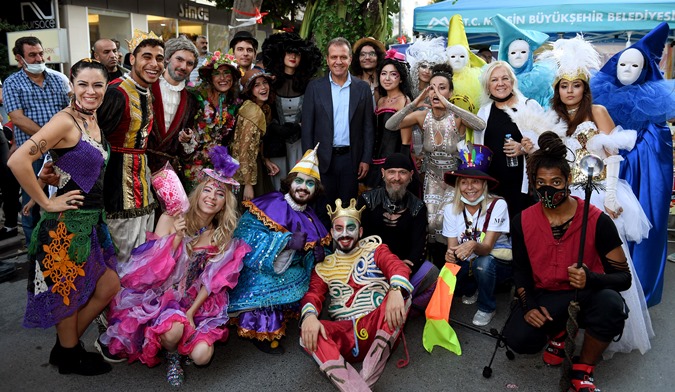 BAŞKAN SEÇER, ÇAMLIBEL SOKAK FESTİVALİ’NE KATILDI