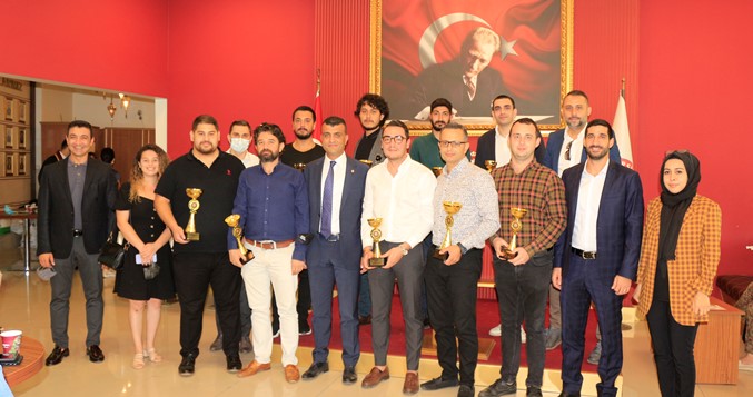 MERSİN BAROSUNDA KUPA TÖRENİ YAPILDI