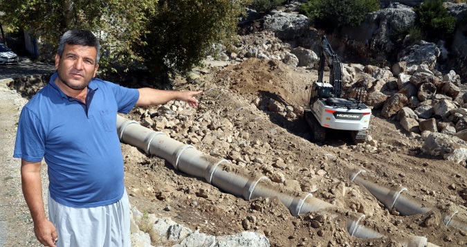 AKDENİZ İLÇESİ ESENLİ MAHALLESİ BİR MEYDAN KAZANIYOR