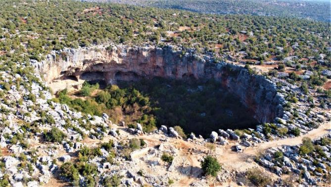 Kuş sesleri yükselen doğa harikası “Aşağı Dünya Obruğu”