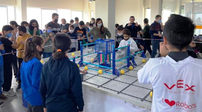 Tarsus Bilim Atölyesi öğrencileri, Robotik Yarışmasında jüri özel ödülü aldı