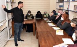 56 yaşında okuma-yazma öğrenmenin mutluğunu yaşıyor