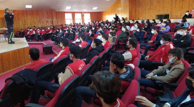 Öğrencilere trafik eğitimi