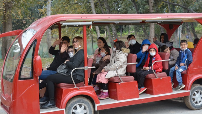 Özel gereksinimli bireyler ve aileleri, gençlik kampı’nda moral buldu