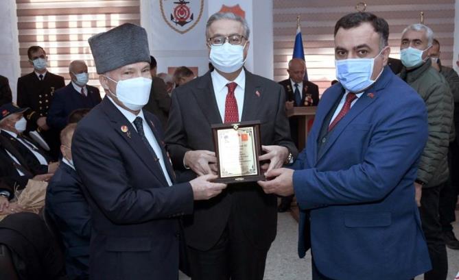 Vali Su, Mersin’in kurtuluş gününde gazilerle buluştu