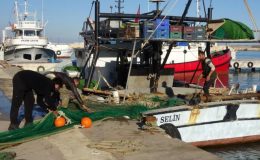 Fırtına geçti, balıkçılar Akdeniz’e açıldı