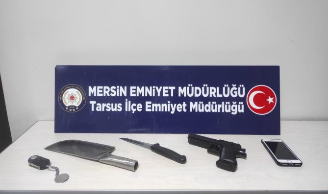 Satır, bıçak ve oyuncak tabanca ile markete girip dehşeti yaşattılar