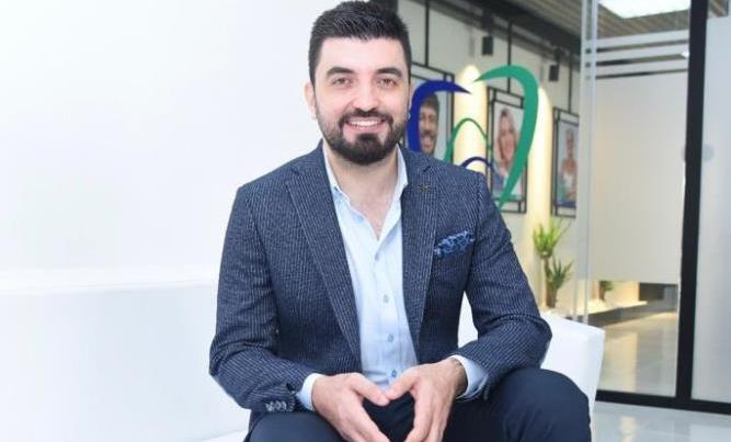 Ortodonti tedavisinde diş tellerinin yerini şeffaf plaklar alıyor