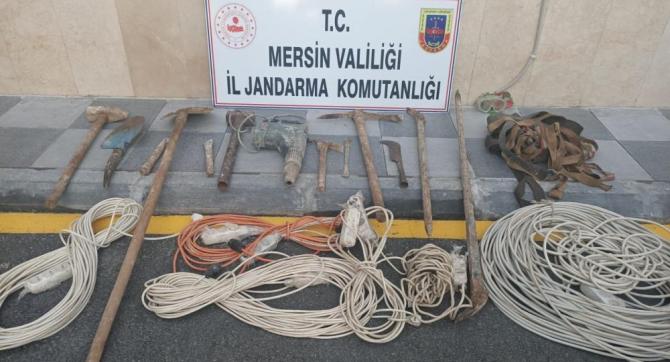 Kaçak kazı yapan 4 kişi suçüstü yakalandı