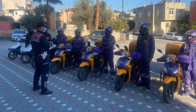Jandarmadan kuryelere trafik eğitimi