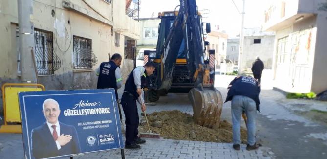 Akdeniz’de sokaklar asfalt ve kilit taşı ile yenileniyor