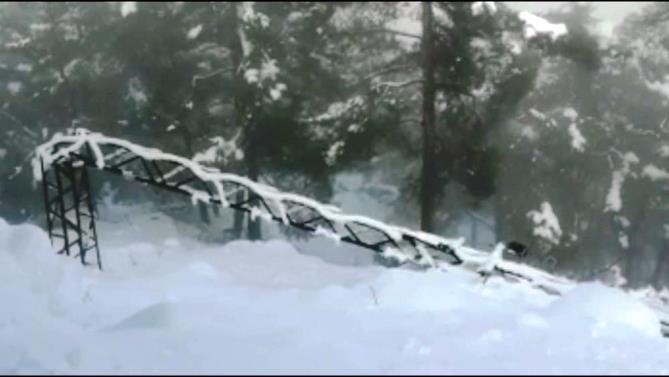 Mersin’de kar 30 kırsal mahalleyi elektriksiz bıraktı