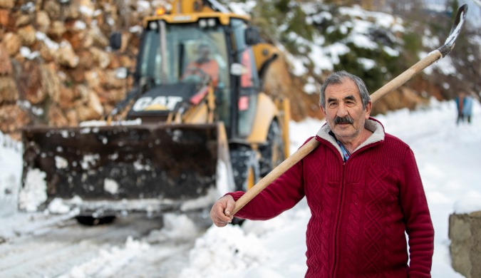 Mersin’de Karla mücadele çalışmaları sürüyor