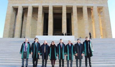 Mersin Barosu Ata’nın huzuruna çıktı