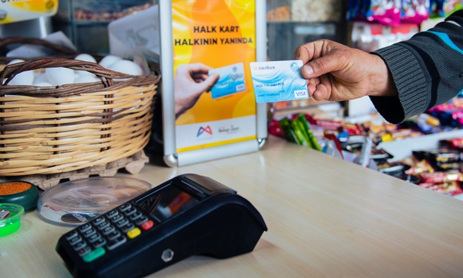 12 Bin 715 Halk Kart Sahibinin Hesabına 2.4 Milyon TL yatırıldı