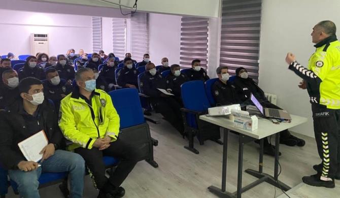 Akdeniz İlçe Emniyet Müdürlüğü personeline trafik eğitimi