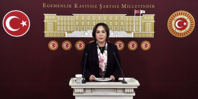 AK Parti’li Yılmaz, Mersin’de yerel gazeteye yapılan saldırıyı kınadı