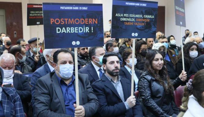 Mersin’de 28 Şubat postmodern darbesi protesto edildi
