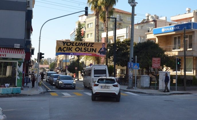 Tarsus’ta trafiği rahatlatacak çalışmalar devam ediyor