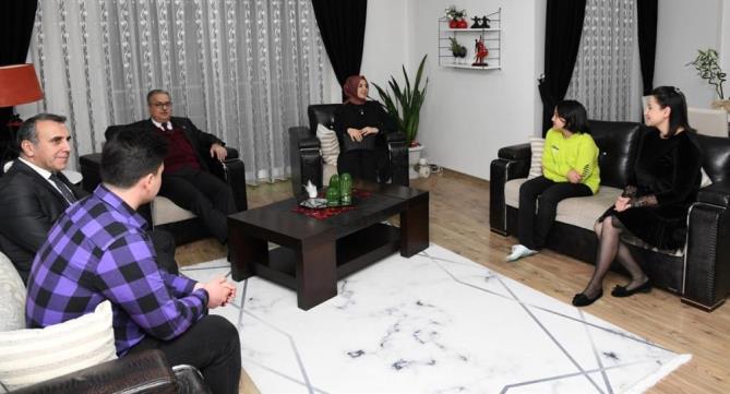 Vali Su: Her zaman şehit ailelerimizin yanındayız