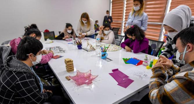 Mola evi ile özel gereksinimli çocukların kişisel becerileri gelişiyor