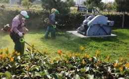 Toroslar’da park ve yeşil alanlar bakımdan geçiriliyor