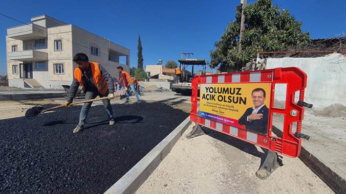 Büyükşehir Belediyesinin Tarsus’ta yol çalışmaları sürüyor