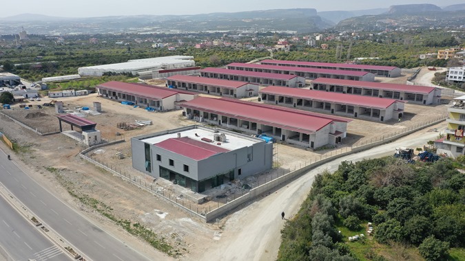 Seçer destek verdi; 14 yıldır tamamlanamayan Erdemli Hal inşaatına yeniden başladı