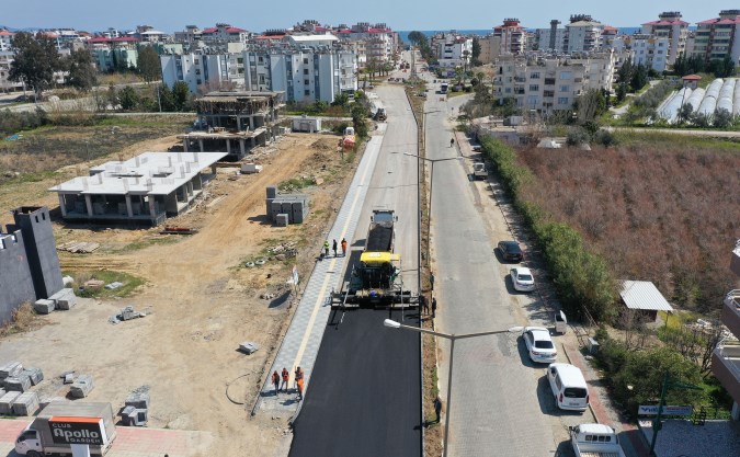 Büyükşehir’in yol ve asfalt atağı Anamur’la devam ediyor