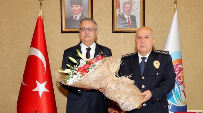 Vali Su, Polis Haftasında emniyet mensuplarıyla bir araya geldi