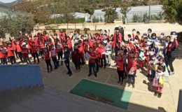 Mersin polisi öğrencileri bilgilendirmeye devam ediyor