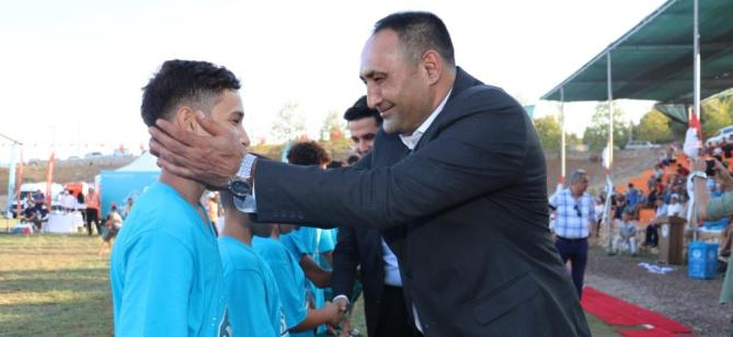 Toroslar Belediyesi, 23 Nisan Gezici Bayram Tırı ile çocukları coşturacak