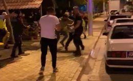 Alkollü oldukları iddia edilen 3 kişi polisleri darp etti