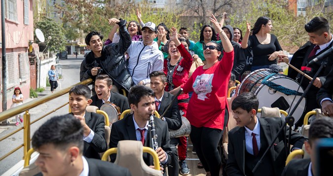 Mersin’in sokaklarında Roman havası hakim oldu