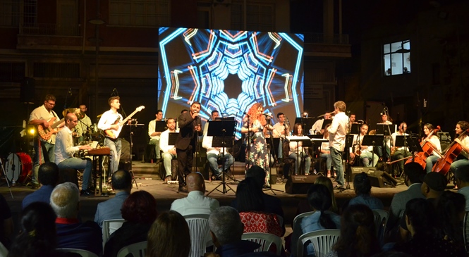 Kent Orkestrasından St. Paul Meydanında bahar konseri