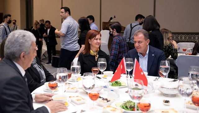 Başkan Seçer ve Meral Seçer, Şehit Aileleri ve Gaziler onuruna verilen iftar yemeğine katıldı