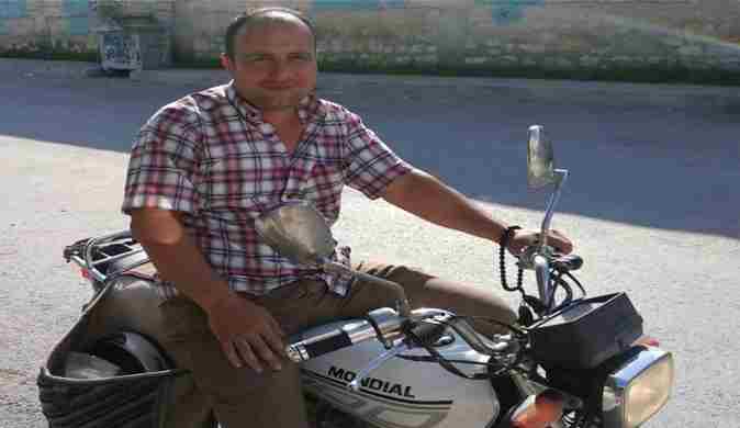 Kamyonun fırlayan tekerinin çarptığı motosikletli genç hayatını kaybetti