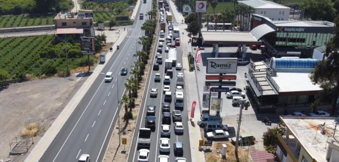 Kaza sonrası 2 kilometre kuyruk oluştu