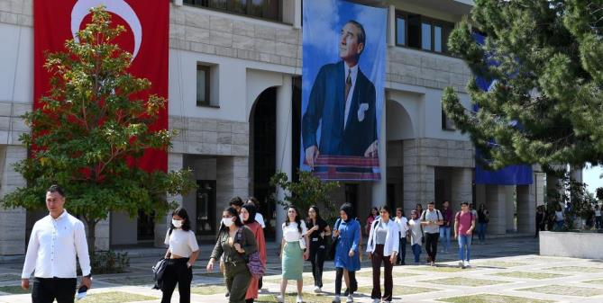 Üniversite adayı gençler Mersin’de kampüs havası soludu