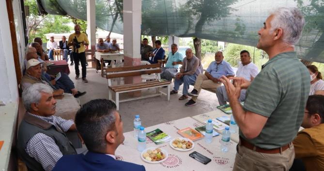Mersin’de üreticilere ‘doğru bitki besleme’ semineri