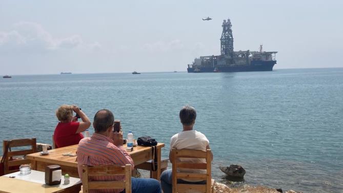 Türkiye’nin 4’üncü sondaj gemisi meraklı bakışlarla Mersin Limanına yanaştı