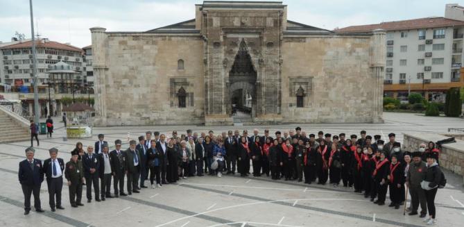 Tarsus Belediyesinden gazilere Doğu Anadolu gezisi